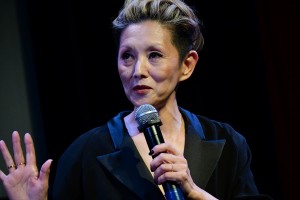 映画『バルバラ ～セーヌの黒いバラ～』公開記念イベントに登場した夏木マリ