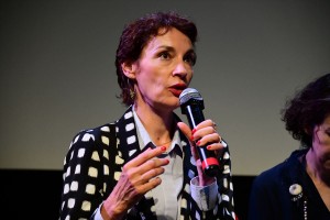 映画『バルバラ ～セーヌの黒いバラ～』公開記念イベントに登場したジャンヌ・バリバール