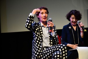 映画『バルバラ ～セーヌの黒いバラ～』公開記念イベントに登場したジャンヌ・バリバール