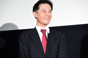 映画『かぞくいろ‐RAILWAYS わたしたちの出発‐』完成披露試写会に登壇した吉田康弘監督