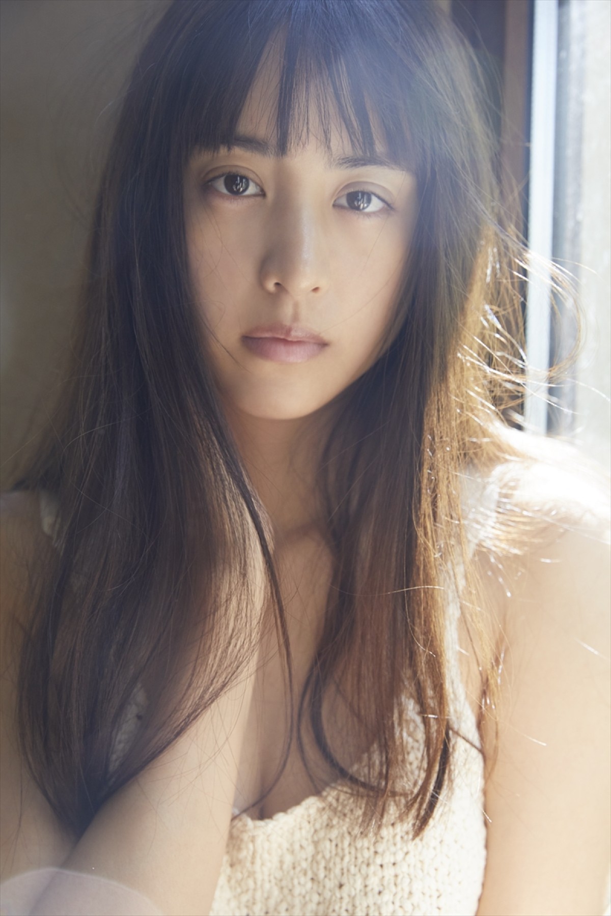 山本美月、ファースト写真集『（タイトル未定）』より