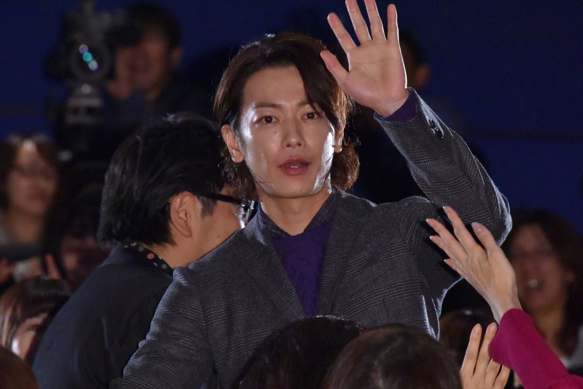 高橋一生、佐藤健とイチャイチャ！「喜ぶ顔が浮かぶと…」と破顔
