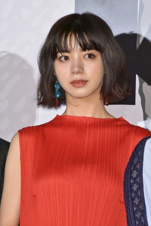 映画『億男』初日舞台挨拶に登壇した池田エライザ