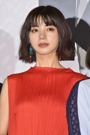 映画『億男』初日舞台挨拶に登壇した池田エライザ