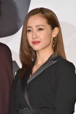 映画『億男』初日舞台挨拶に登壇した沢尻エリカ