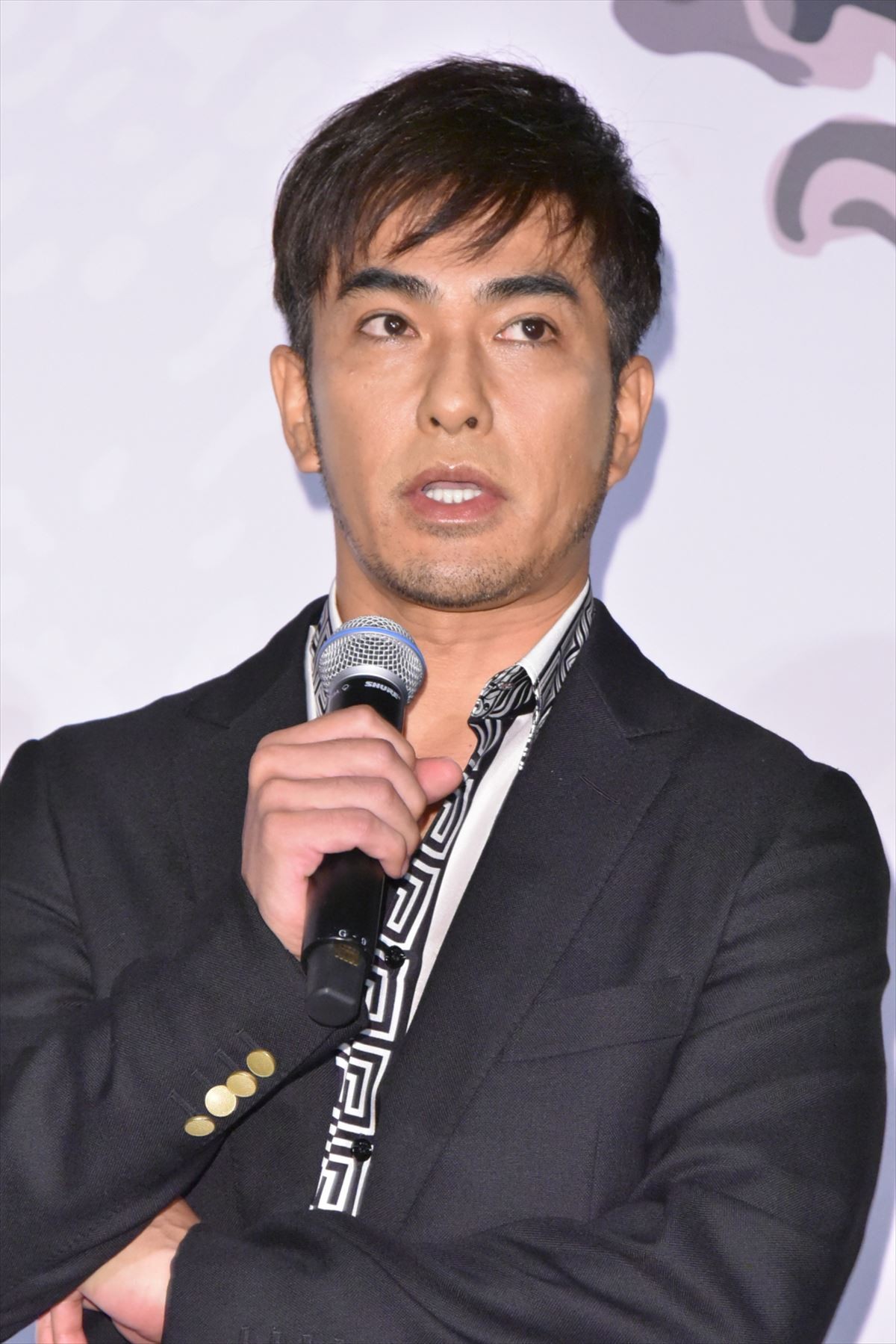 高橋一生、佐藤健とイチャイチャ！「喜ぶ顔が浮かぶと…」と破顔