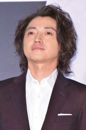 映画『億男』初日舞台挨拶に登壇した藤原竜也