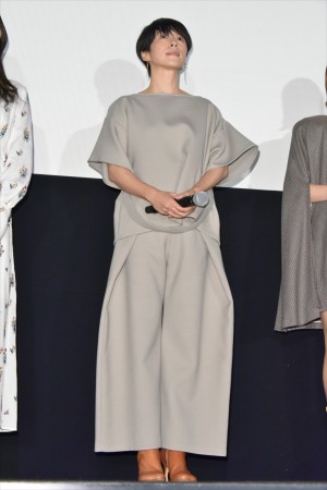 映画『生きてるだけで、愛。』完成披露上映会に登壇した西田尚美