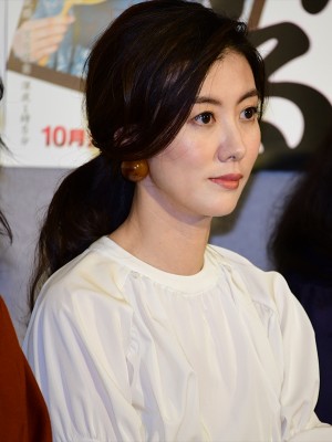 土曜時代ドラマ『ぬけまいる～女三人伊勢参り～』試写会に登壇したともさかりえ