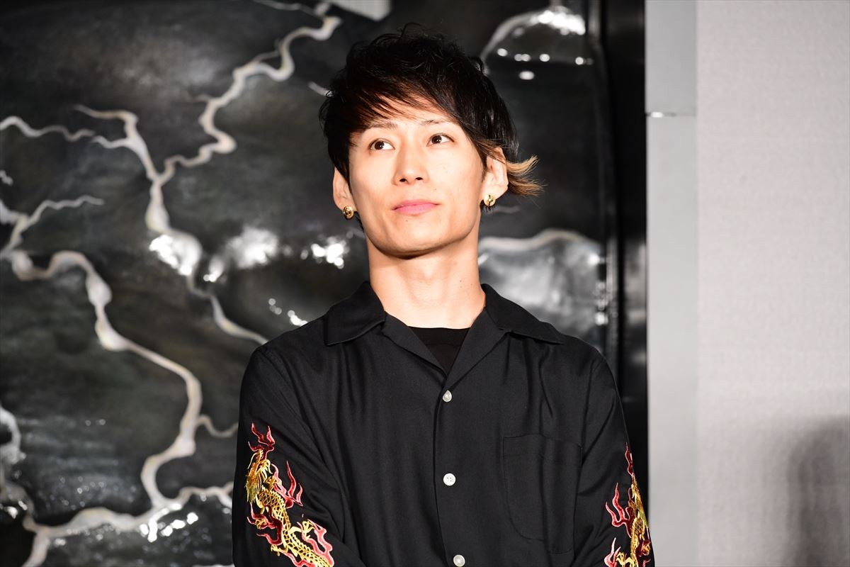 中村獅童、0歳の息子に強面スーツ姿見せるも、反応は「いつも通り」
