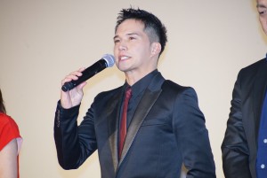 『あいあい傘』公開直前舞台挨拶に登壇した市原隼人