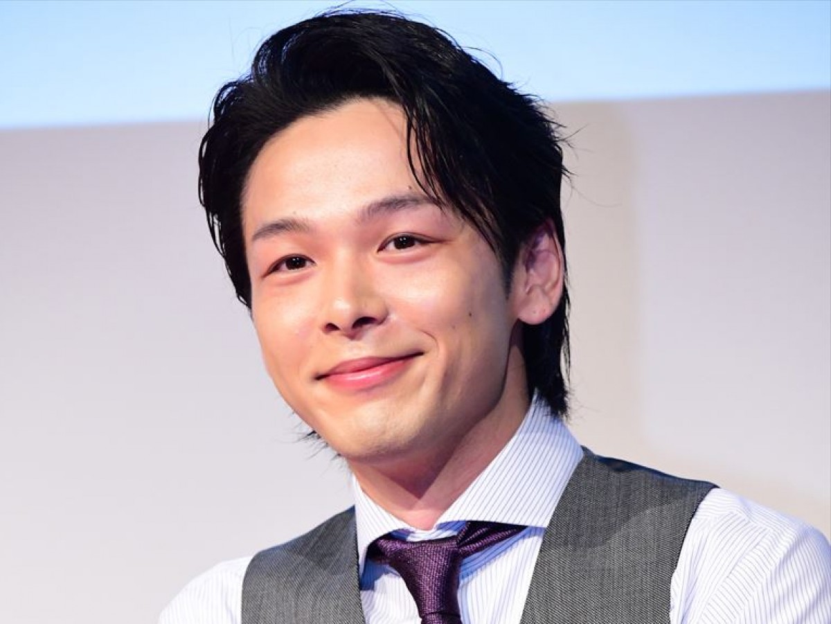 中村倫也、驚がくの白塗りメイク姿を披露　ファン「夢に出てきそう」