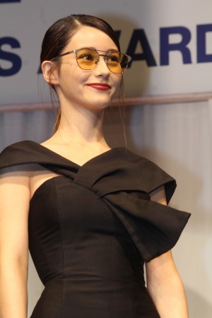 「第31回 日本 メガネ ベスト ドレッサー賞」表彰式・記者会見に登場したダレノガレ明美