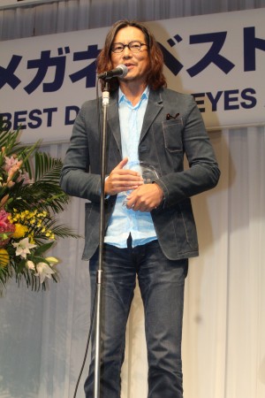 「第31回 日本 メガネ ベスト ドレッサー賞」表彰式・記者会見に登場した豊川悦司