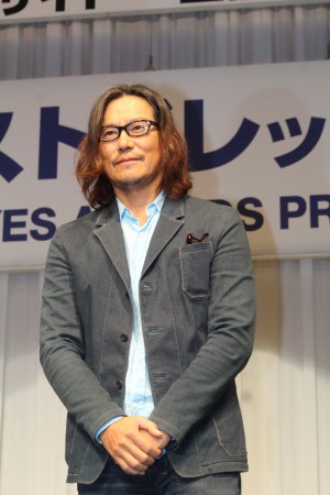 「第31回 日本 メガネ ベスト ドレッサー賞」表彰式・記者会見に登場した豊川悦司