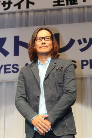 「第31回 日本 メガネ ベスト ドレッサー賞」表彰式・記者会見に登場した豊川悦司