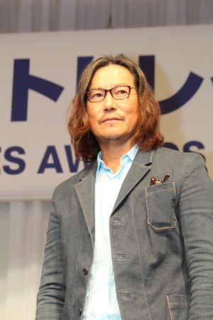 「第31回 日本 メガネ ベスト ドレッサー賞」表彰式・記者会見に登場した豊川悦司