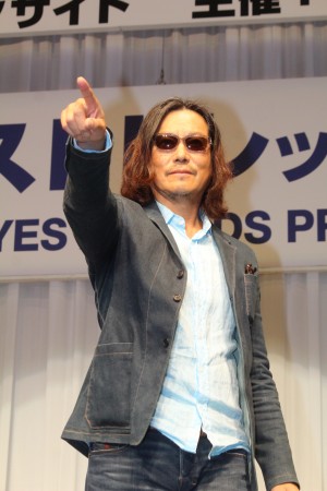 「第31回 日本 メガネ ベスト ドレッサー賞」表彰式・記者会見に登場した豊川悦司