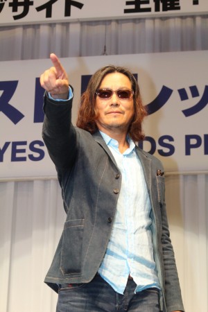 「第31回 日本 メガネ ベスト ドレッサー賞」表彰式・記者会見に登場した豊川悦司