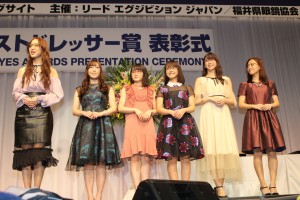 「第31回 日本 メガネ ベスト ドレッサー賞」表彰式・記者会見に登場したモーニング娘。’18