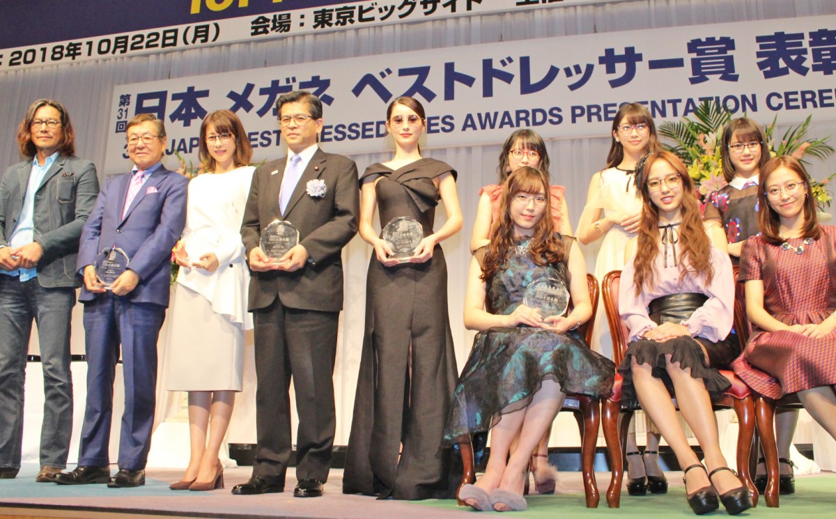 モー娘“メガネ選抜”！ リーダー譜久村、メガネでのパフォーマンス希望