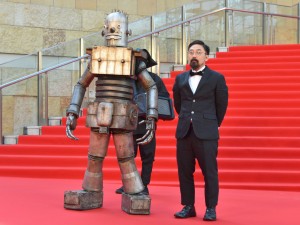 ロボオ＆山下敦弘監督、「第31回東京国際映画祭」オープニング＆レッドカーペットに登場