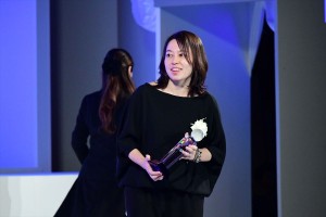 「東京ドラマアウォード2018」にて『アンナチュラル』で演出賞を受賞した塚原あゆ子