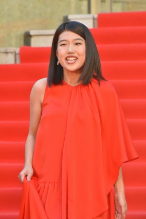 横澤夏子、「第31回東京国際映画祭」オープニング＆レッドカーペットに登場