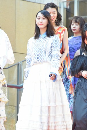 松井玲奈、「第31回東京国際映画祭」オープニング＆レッドカーペットに登場