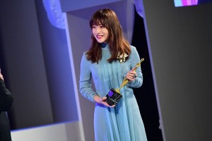 「東京ドラマアウォード2018」にて『アンナチュラル』で主演女優賞を受賞した石原さとみ