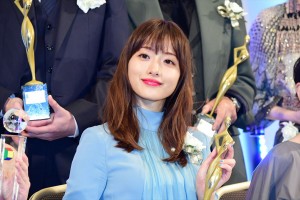「東京ドラマアウォード2018」にて『アンナチュラル』で主演女優賞を受賞した石原さとみ