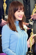 「東京ドラマアウォード2018」にて『アンナチュラル』で主演女優賞を受賞した石原さとみ