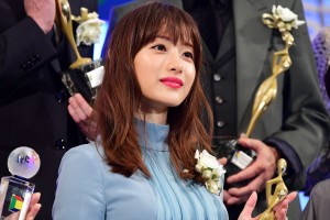 「東京ドラマアウォード2018」にて『アンナチュラル』で主演女優賞を受賞した石原さとみ