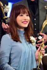 「東京ドラマアウォード2018」にて『アンナチュラル』で主演女優賞を受賞した石原さとみ