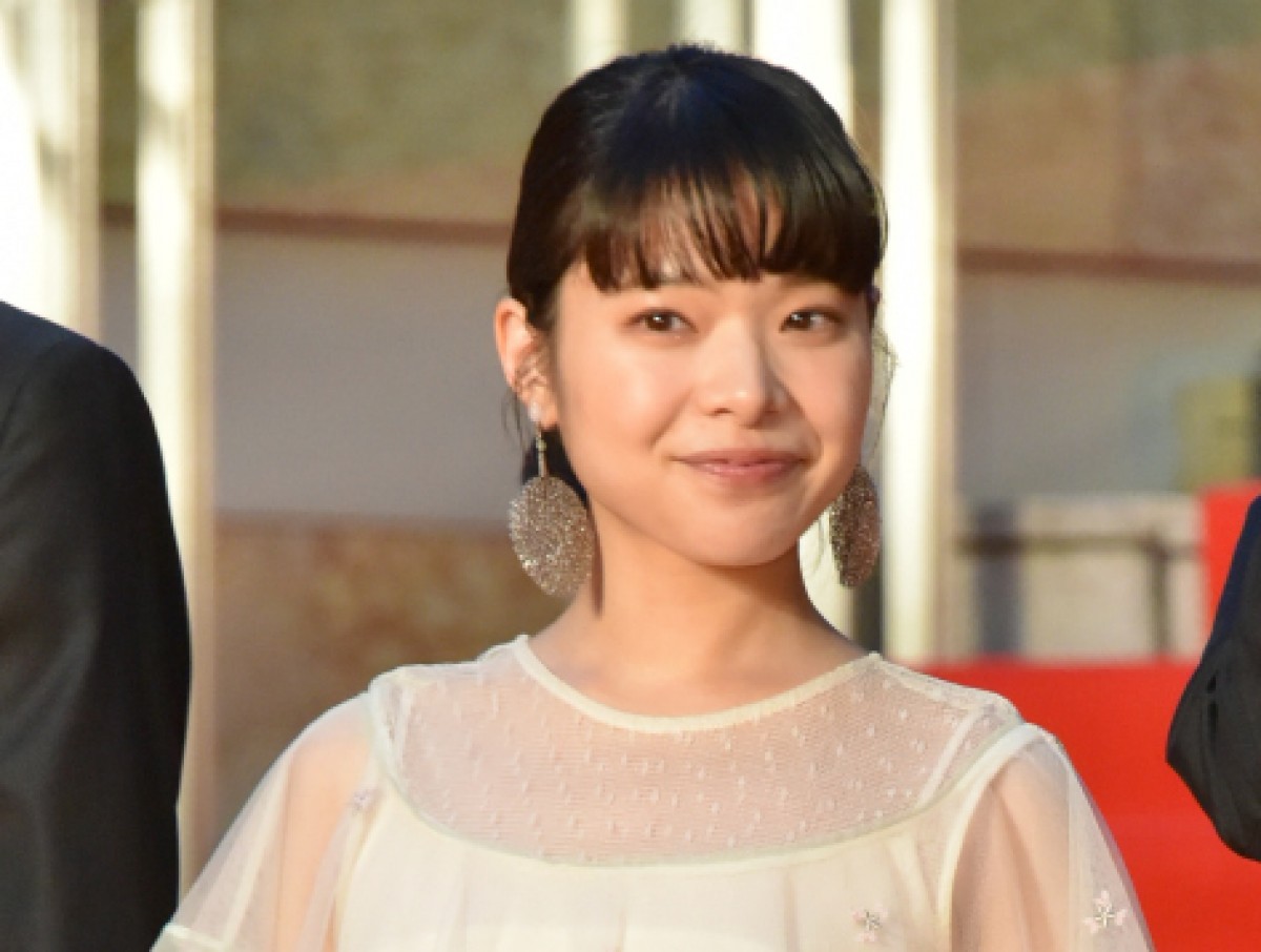 岸井ゆきの、「第31回東京国際映画祭」オープニング&レッドカーペットに登場