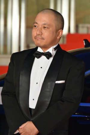 白石和彌、「第31回東京国際映画祭」オープニング＆レッドカーペットに登場