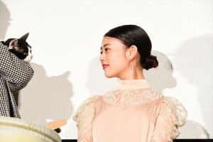 映画『旅猫リポート』公開記念舞台挨拶に登壇した高畑充希