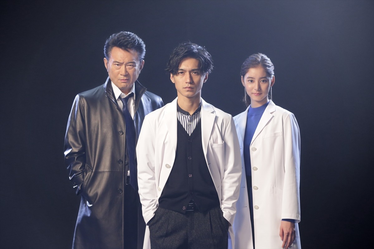 （左から）『トレース～科捜研の男～』に出演する船越英一郎、錦戸亮、新木優子