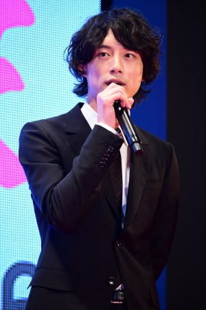 映画『人魚の眠る家』ワールドプレミア・レッドカーペットイベントに登場した坂口健太郎