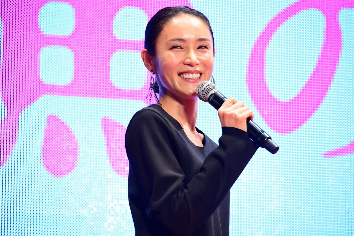 篠原涼子「最後は主人が背中を押してくれた」 夫・市村正親との秘話