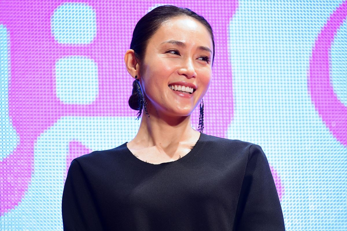 篠原涼子「最後は主人が背中を押してくれた」 夫・市村正親との秘話