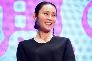 映画『人魚の眠る家』ワールドプレミア・レッドカーペットイベントに登場した山口紗弥加