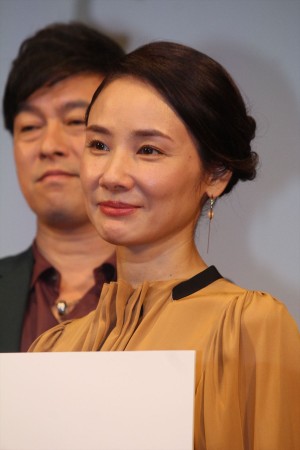 映画『母さんがどんなに僕を嫌いでも』完成披露試写会に登壇した吉田羊