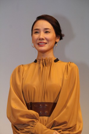 映画『母さんがどんなに僕を嫌いでも』完成披露試写会に登壇した吉田羊