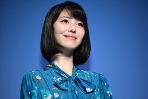 季節を感じて着替えるコンタクト「Four Seasons」商品発表会に登場した浜辺美波