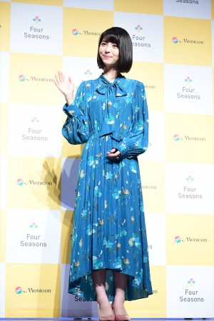 季節を感じて着替えるコンタクト「Four Seasons」商品発表会に登場した浜辺美波