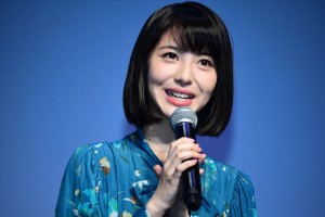 季節を感じて着替えるコンタクト「Four Seasons」商品発表会に登場した浜辺美波