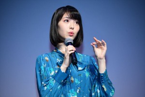 季節を感じて着替えるコンタクト「Four Seasons」商品発表会に登場した浜辺美波