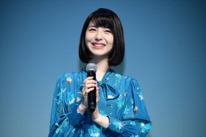 季節を感じて着替えるコンタクト「Four Seasons」商品発表会に登場した浜辺美波