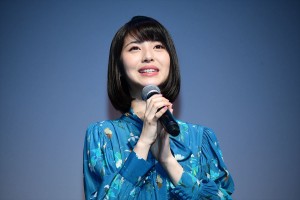 季節を感じて着替えるコンタクト「Four Seasons」商品発表会に登場した浜辺美波